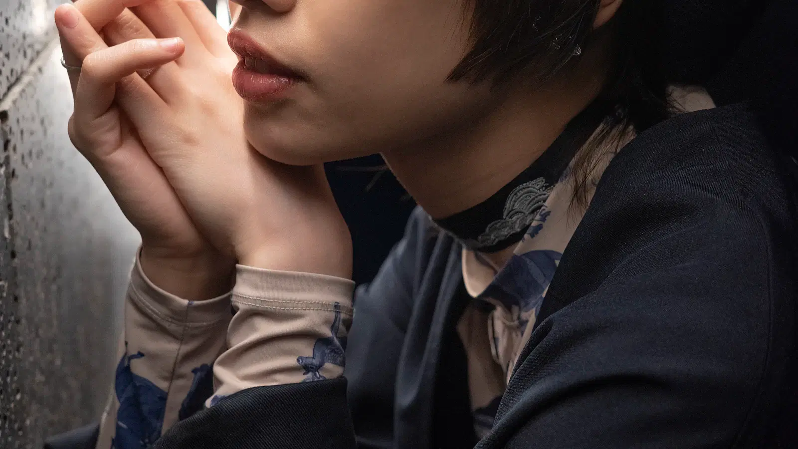 Femboy underarm hair removal — step-by-step combining armpit trimmer and bikini razor for a smooth, bump-free finish