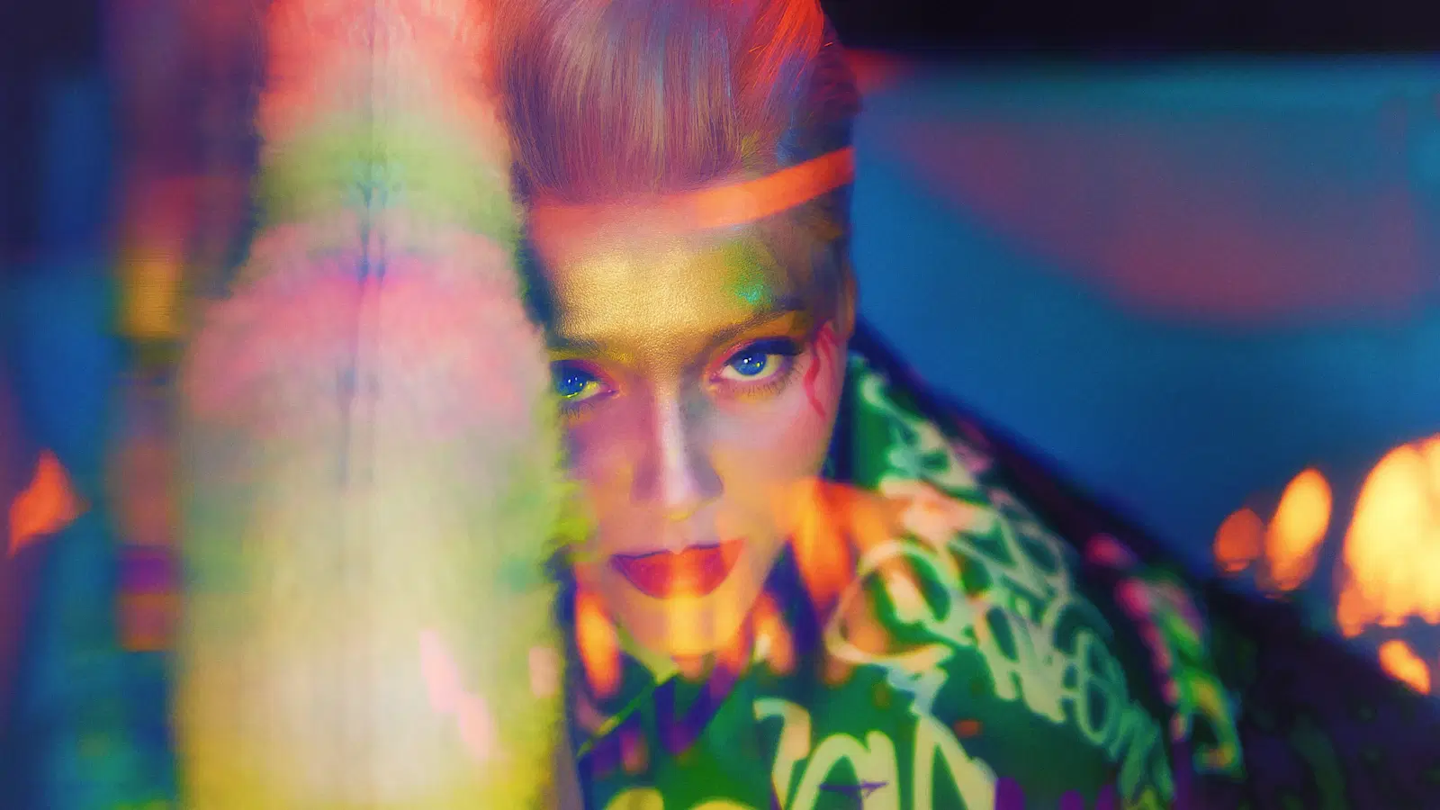 Feminine voice pitch and resonance chart — speaking ranges from 85 Hz masculine through 150 Hz androgynous to 220 Hz feminine